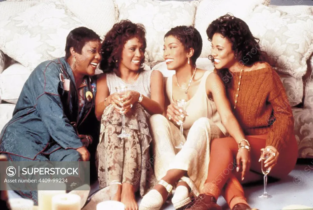 WHITNEY HOUSTON, LELA ROCHON, ANGELA BASSETT and LORETTA DEVINE in WAITING TO EXHALE (1995), directed by FOREST WHITAKER.