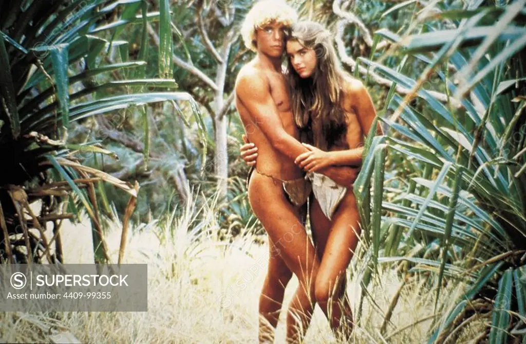 CHRISTOPHER ATKINS and BROOKE SHIELDS in THE BLUE LAGOON (1980), directed by RANDAL KLEISER.