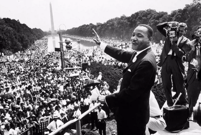 Martin Luther Kings address a crewd of 200.000 in a demonstration to protest racial inequality. In his "I have a dream" speech.