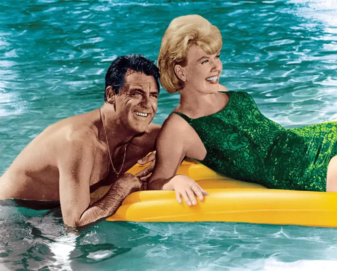 CARY GRANT and DORIS DAY in THAT TOUCH OF MINK (1962), directed by DELBERT MANN.