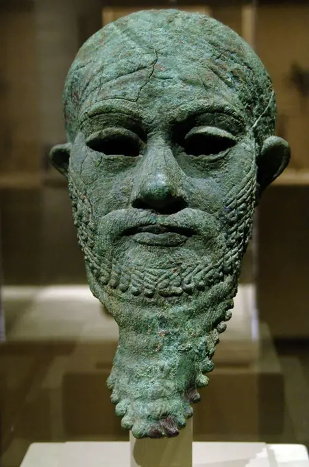 Mesopotamian art. Bust of a ruler, dated between 2300 and 2000 BC. Early Bronze Age. It comes from Iran (). Metropolitan Museum of Art. New York. United States.