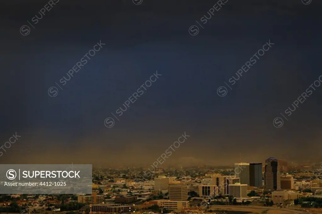 USA, Kansas, Dust storm during August thunderstorm