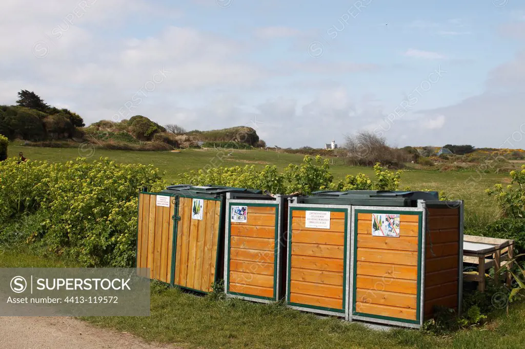 Containers for recyclable waste on the island of Brehat