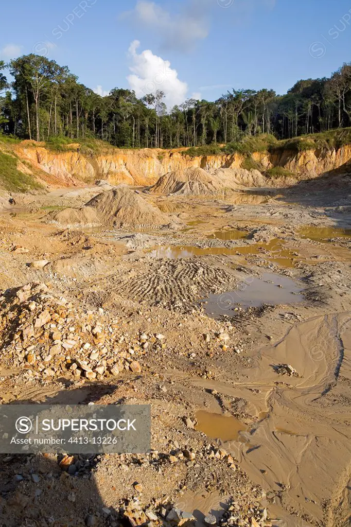 Quartz mine exploited in French Guiana