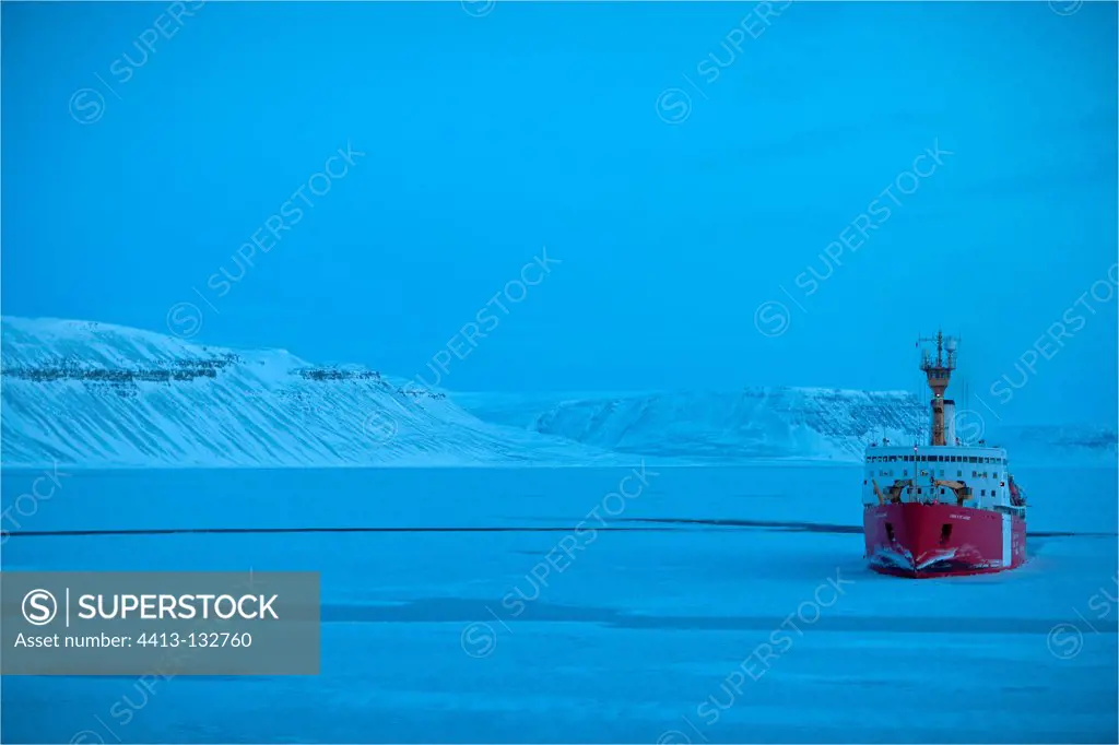 Icebreaker 'Louis St. Laurent' Radstock bay Canada