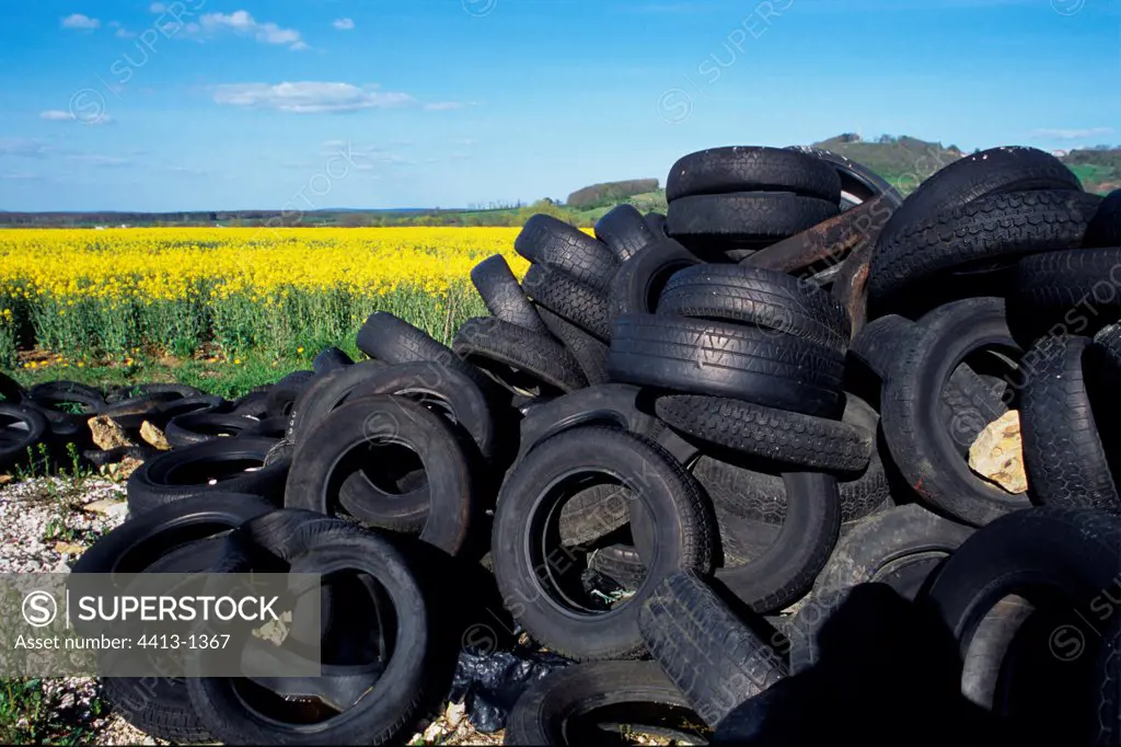 Deposit of worn tires in nature