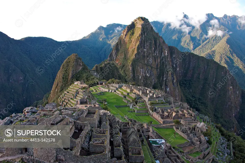 Machu Picchu overlooked by Huayna Picchu