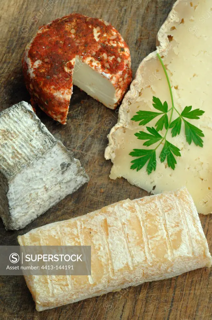 Goat cheese and Sheep cheese with parsley