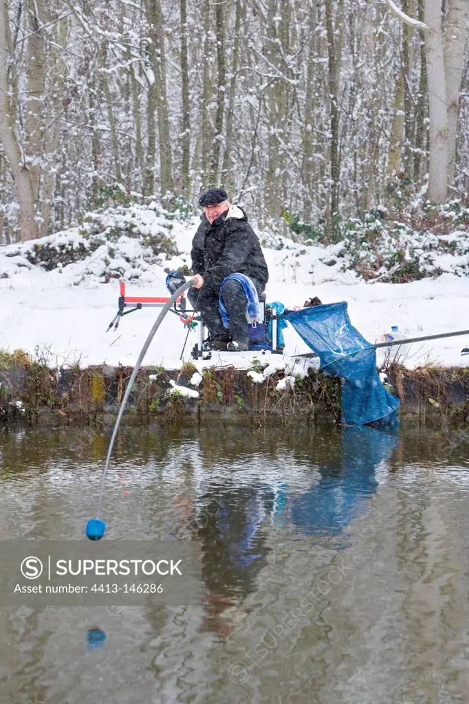 Boot to the cup Coarse fishing in winter Alsace France