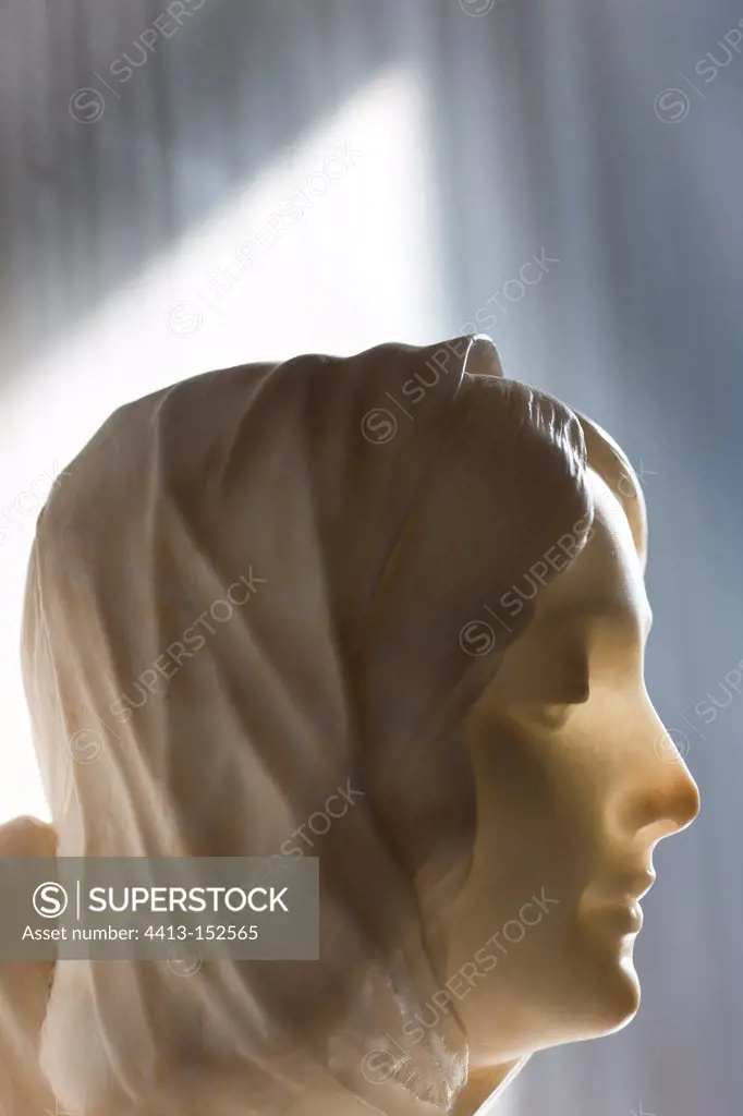 Transparency of a marble sculpture