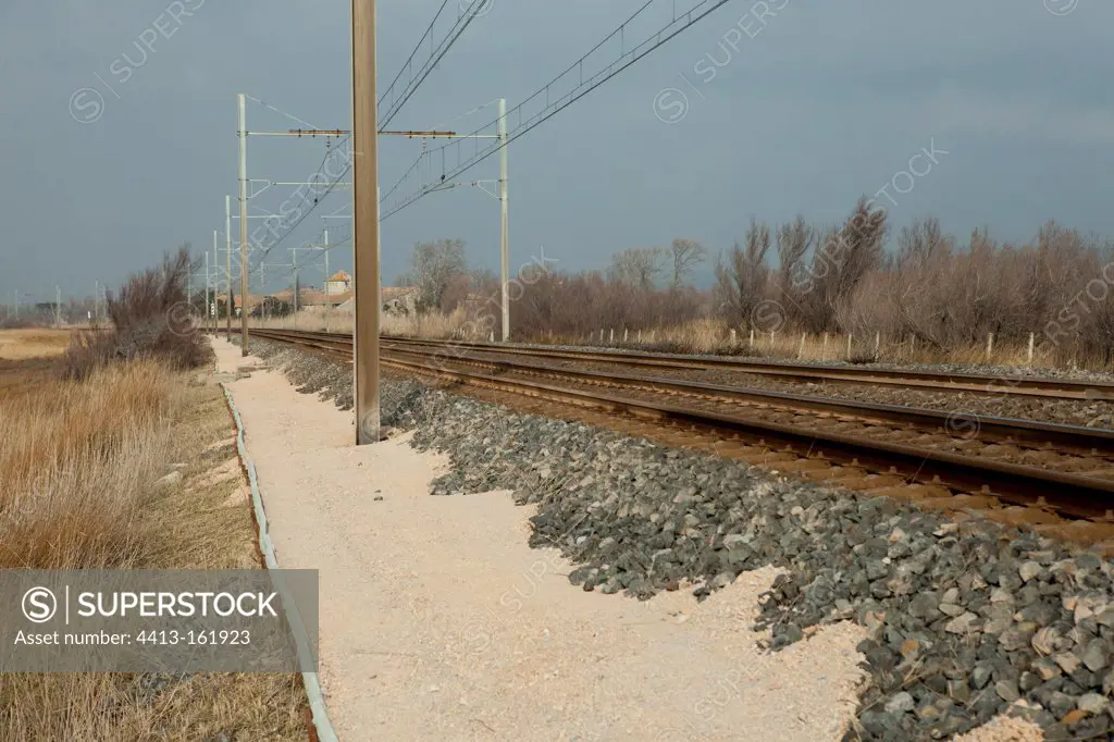 Geotextile against the growth of vegetation near a railroad