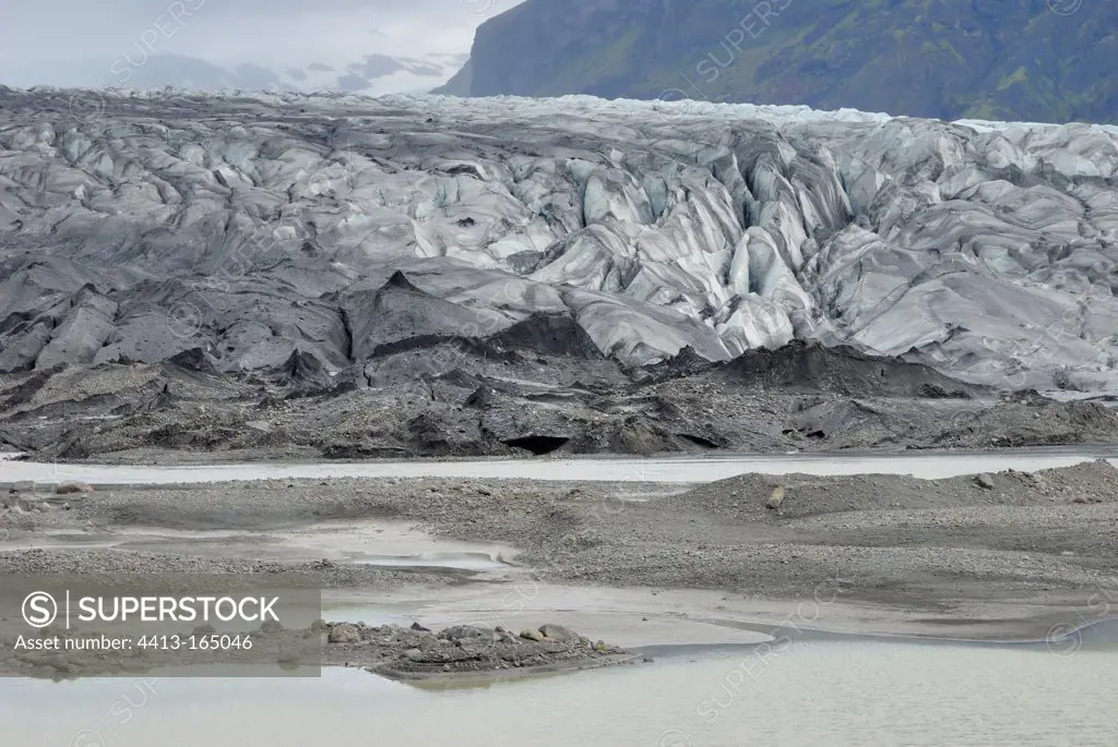 Skaftafellsjokull glacier lake in Iceland