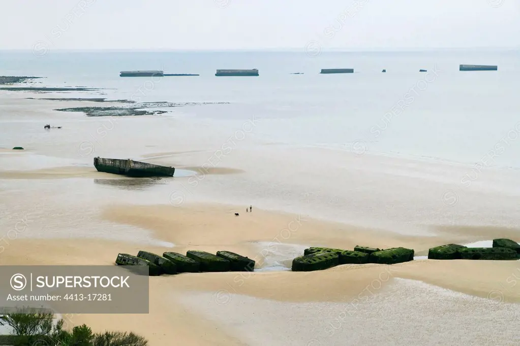 Barges of the unloading on the beach of Arromanches les Bains
