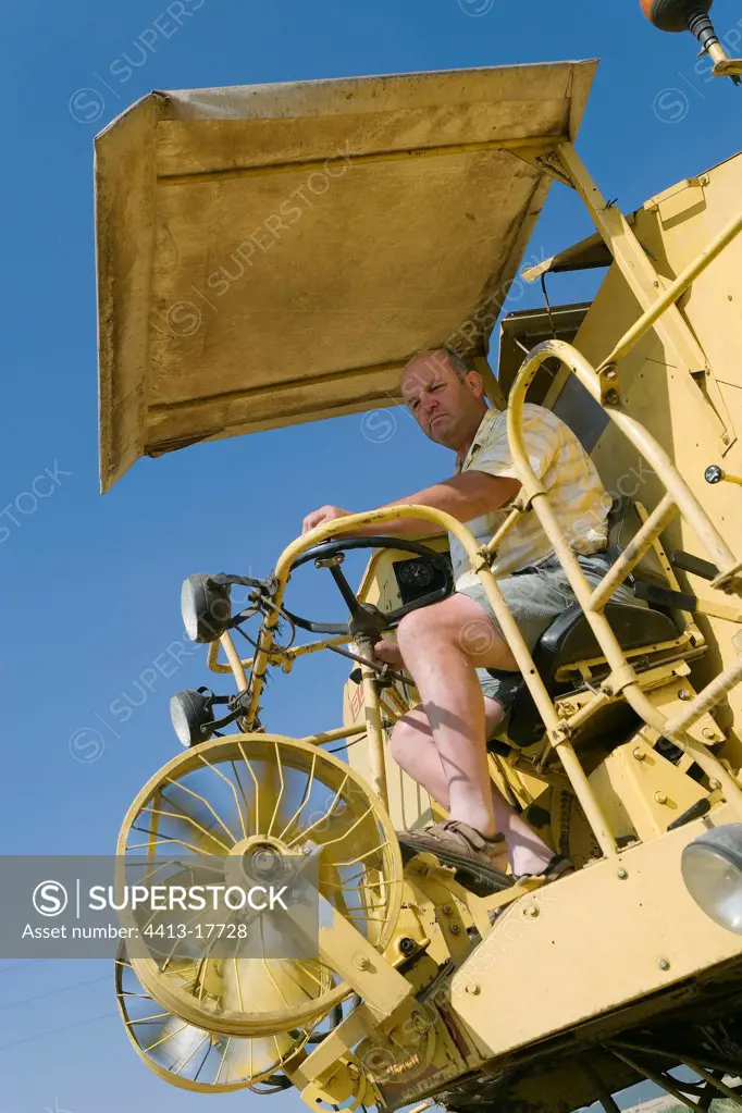 Combine harvester without cabin France