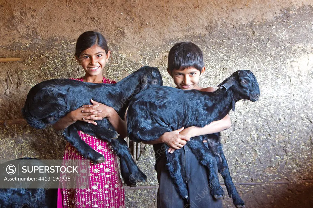 Children of the tribe of Maldhari in Gir NP in India