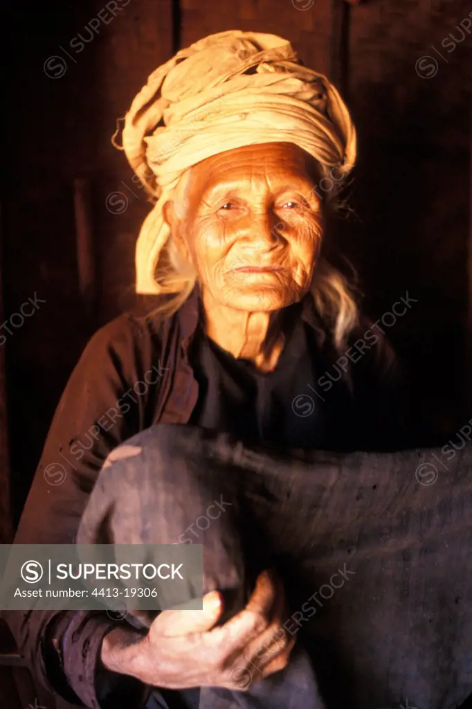 Portrait of an old woman Bimanie