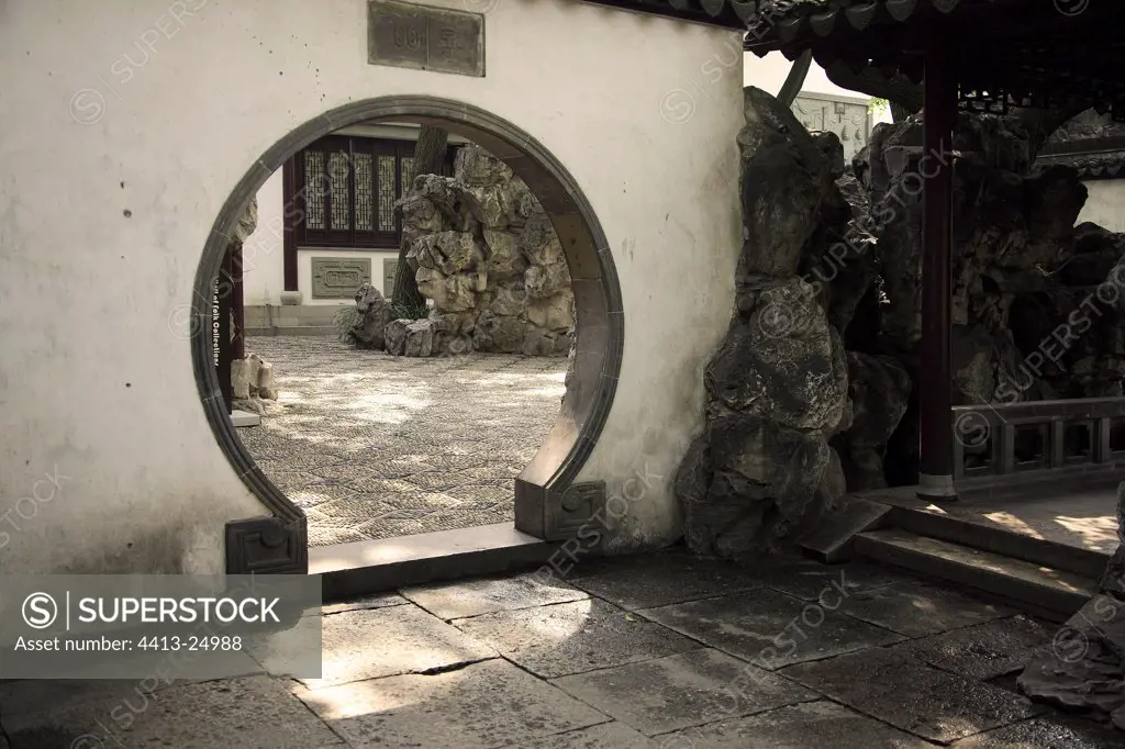 Door in the garden of the Mandarin Yu Shanghai China