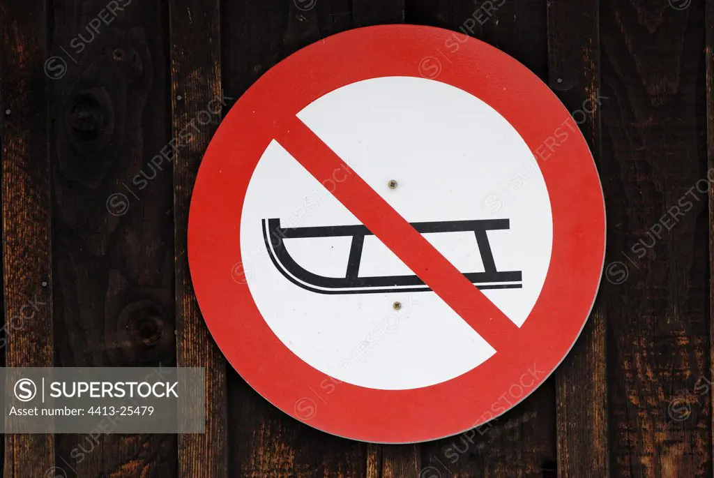 Panel Prohibited with the toboggans on the ski pistes Vosges
