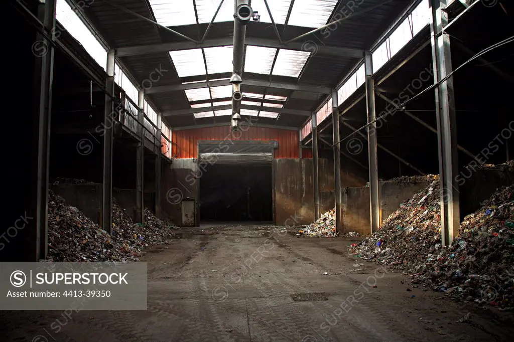 Waste storage hall in a dechettery France