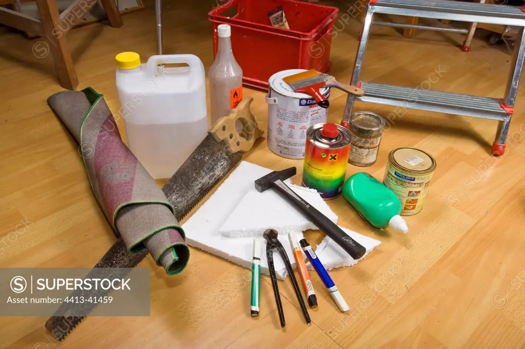 Polluting and toxic domestic products and dangerous tools