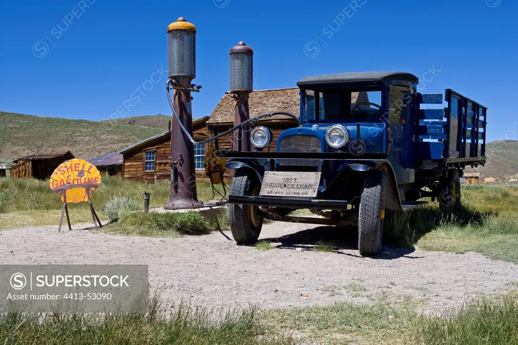 Gasoline station and vehicle from 1927 to Bodie Ghost Town