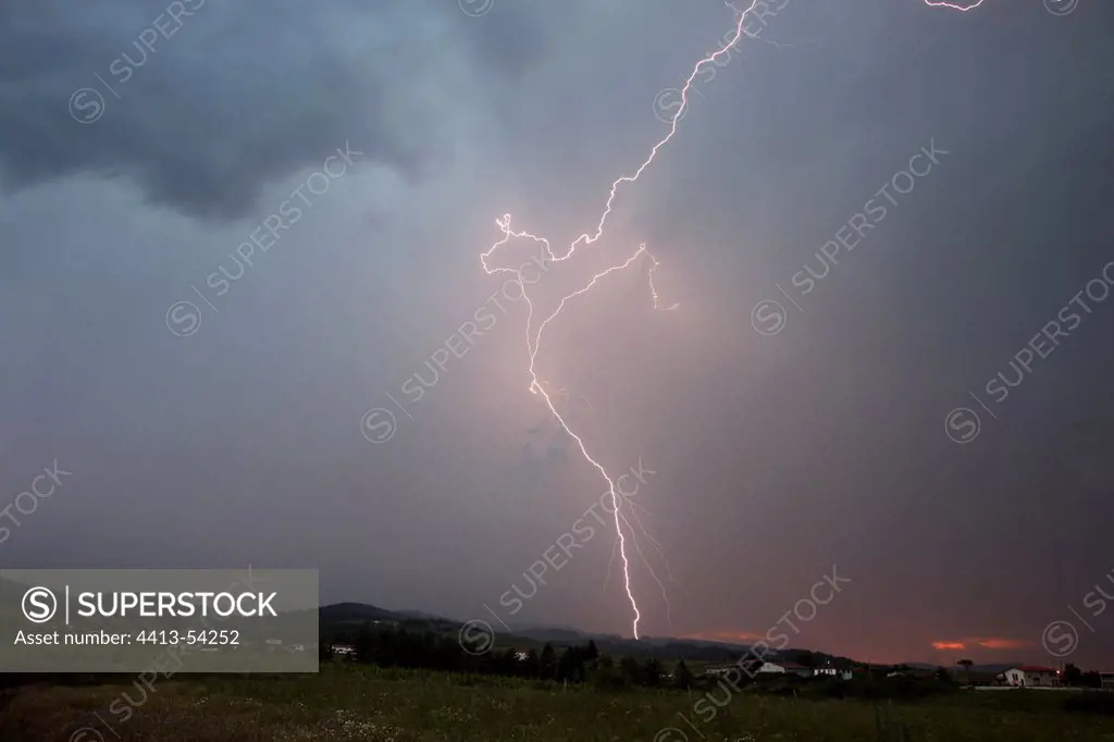 Last lightning strike in a moderated storm Loire France