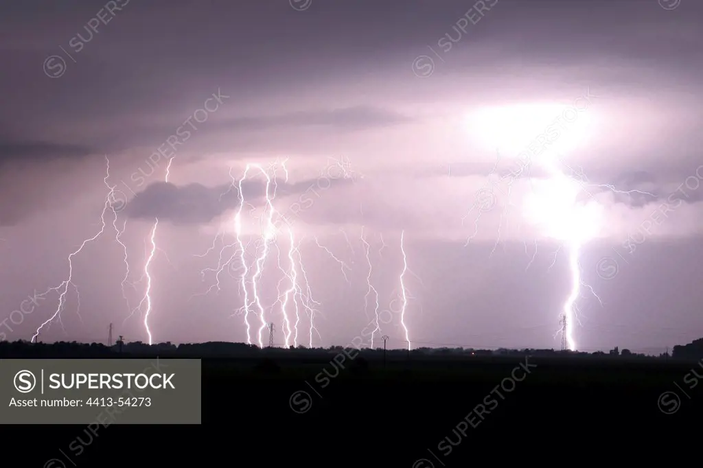 Multiple lightning strikes on the Val d'Allier France