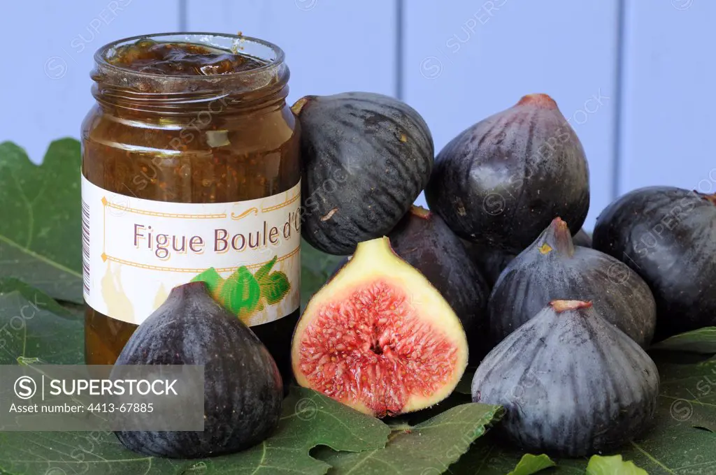 Figs ' Boule d'Or ' and pot of jam Sollies