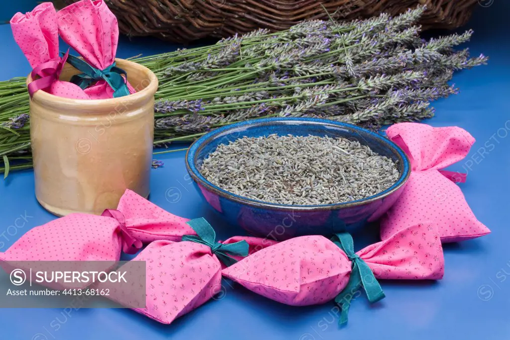 Lavender sachets seeds and sprigs of lavender on a table