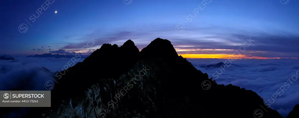 Twilight on the crests of the Penne Blanque