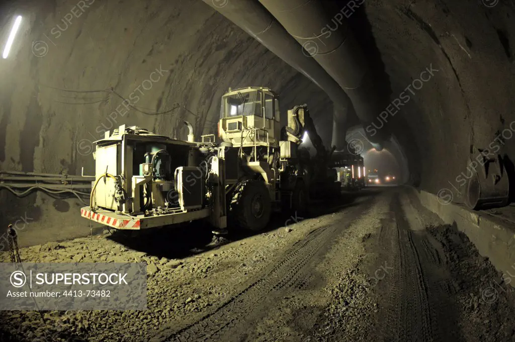 Tunnel digging on the site of the east branch of the LGV
