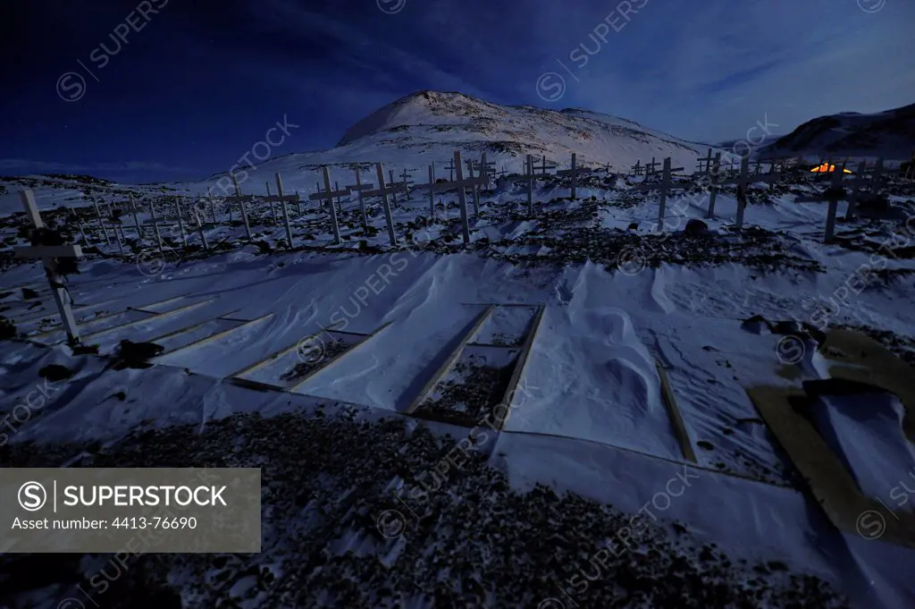Cemetery Ittoqqorttoormiit at night Greenland