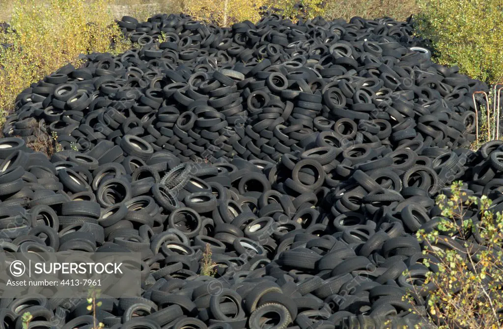 Disused discharges of tires Gironde France