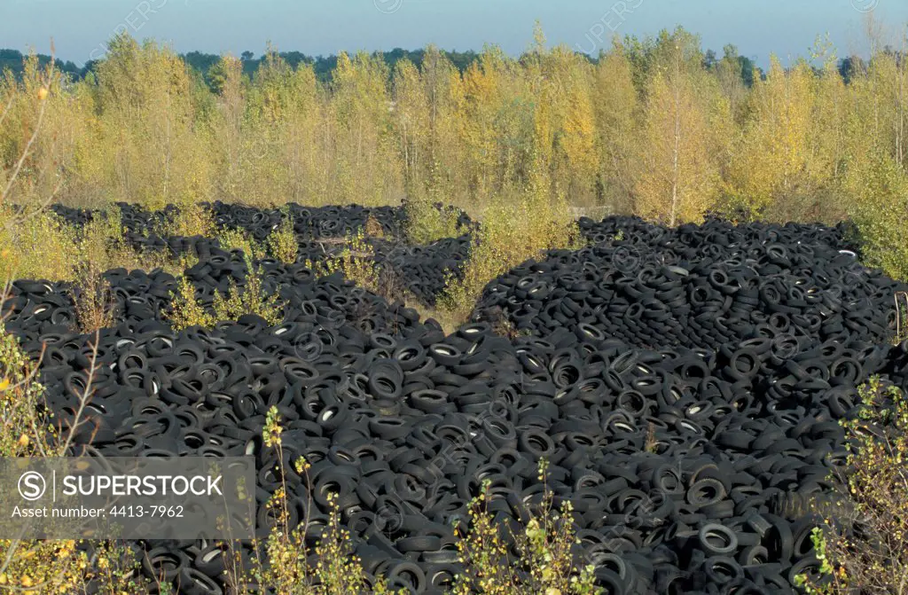 Disused discharges of tires Gironde France