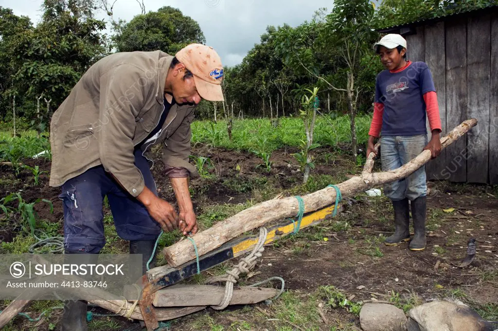 Building a plough before ploughing Ecuador