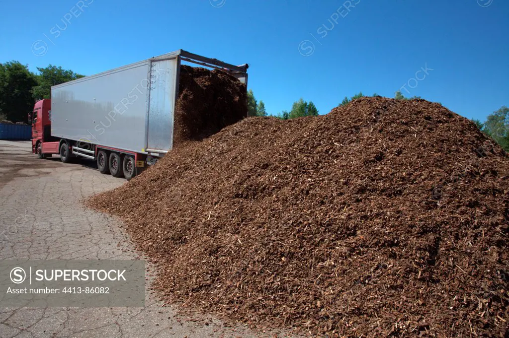 Truck unloading compost France