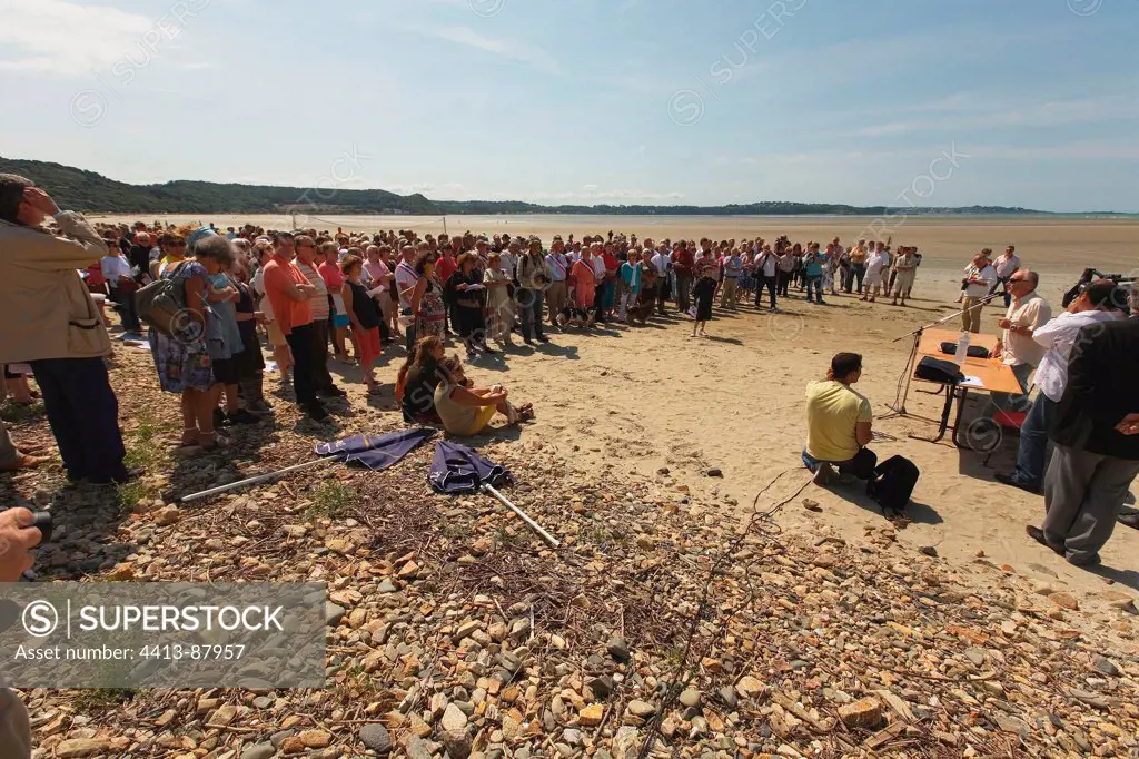 Public at a demonstration against the green tides Brittany