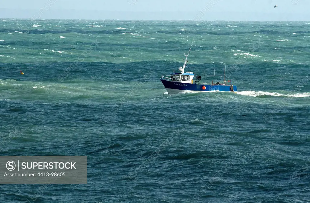 Release of an offshore fishing vessel in the Channel France