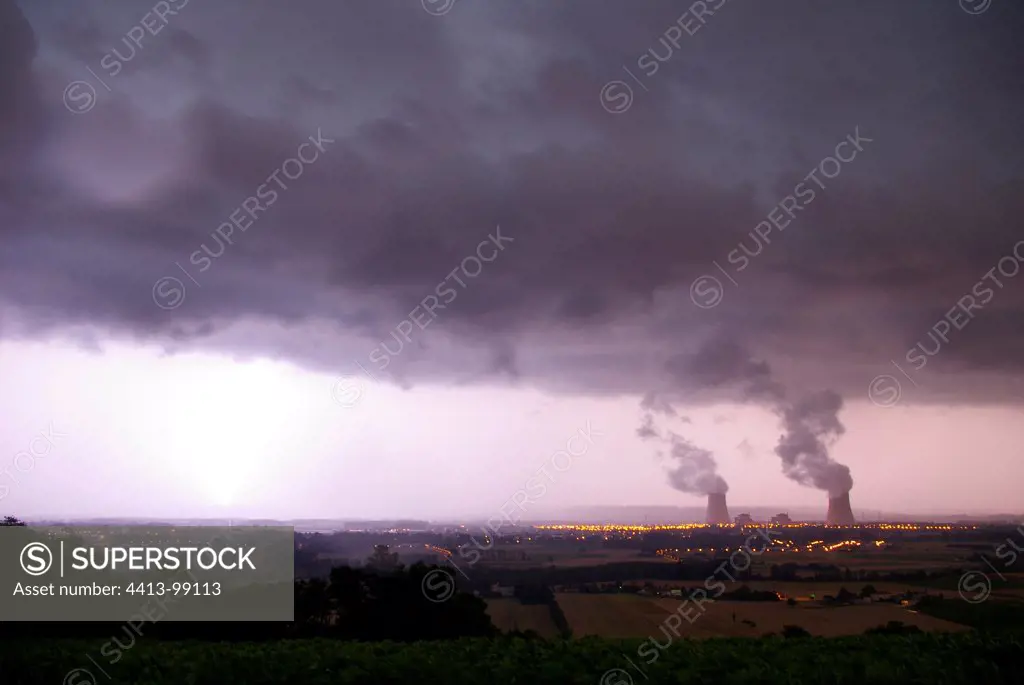 Lightning strike near the central Golfech France