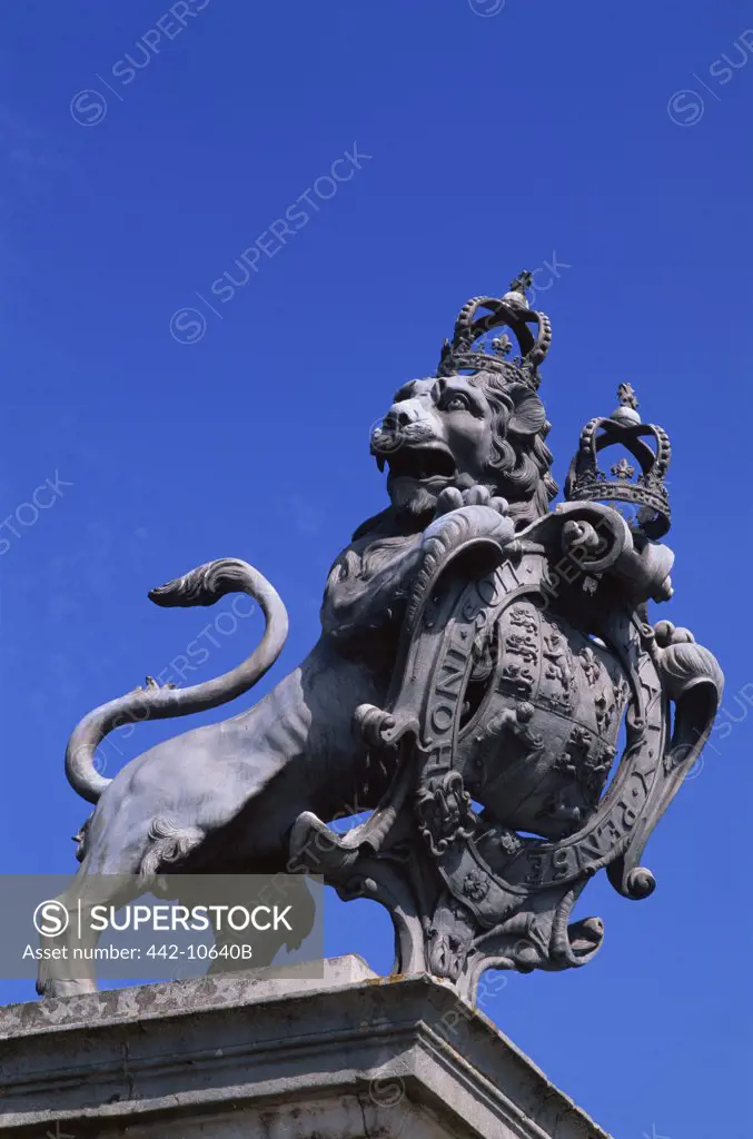 Low angle view of a statue, Lion Rampant Statue, Hampton Court, London, England