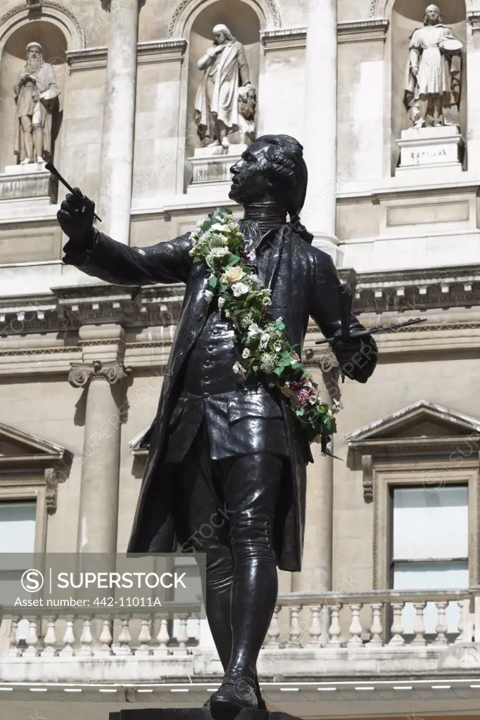 Statue of Sir Joshua Reynolds, Piccadilly, London, United Kingdom