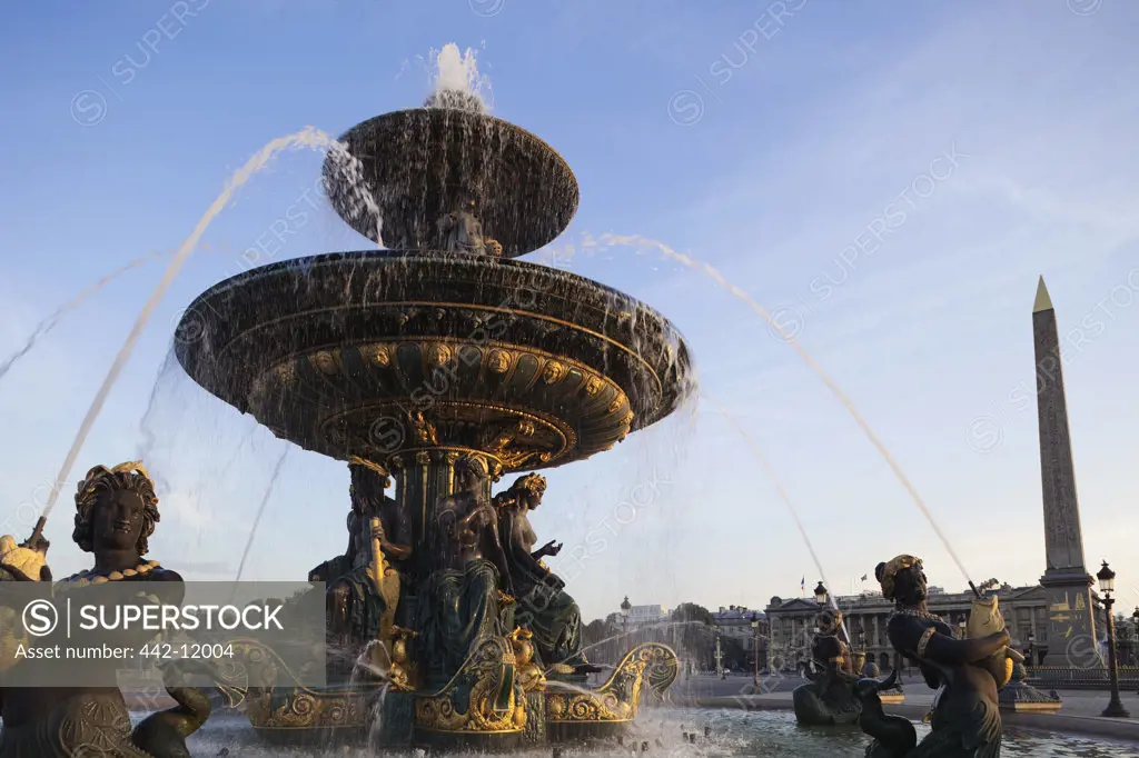 Fountain in a city, La fontaine des mers, Place de la Concorde, Paris, France