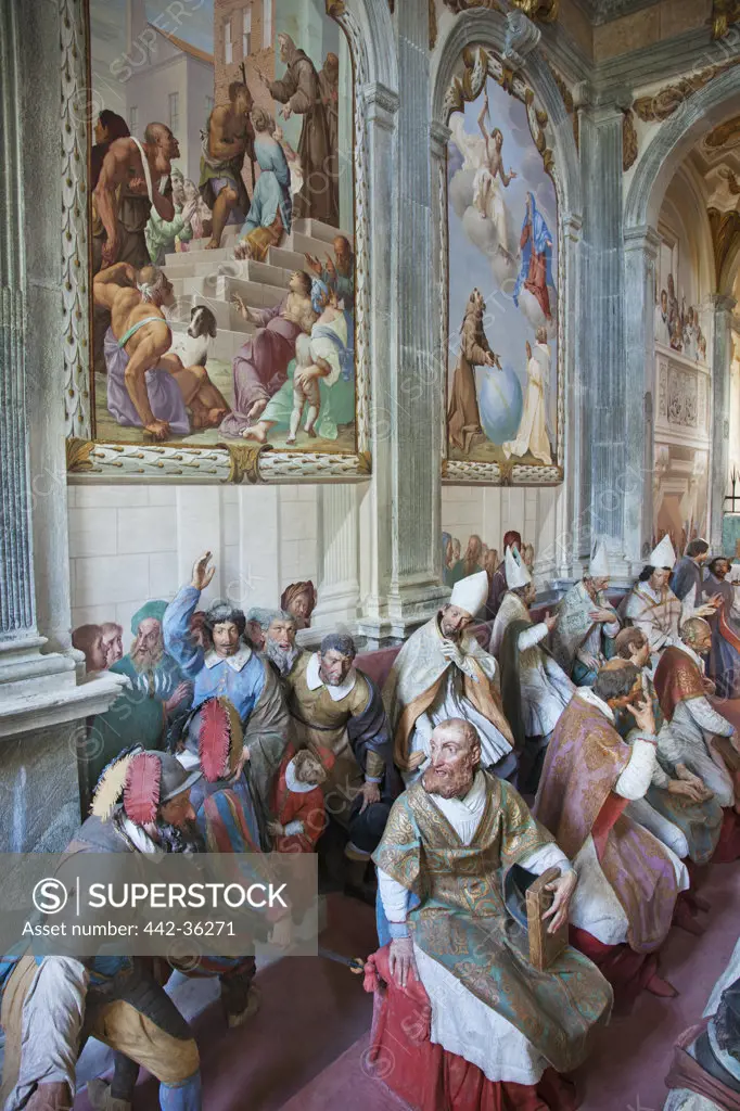 Statues representing the Canonization of St. Francis, Chapel XX, Sacro Monte di San Francesco, Orta San Giulio, Lake Orta, Piedmont, Italy