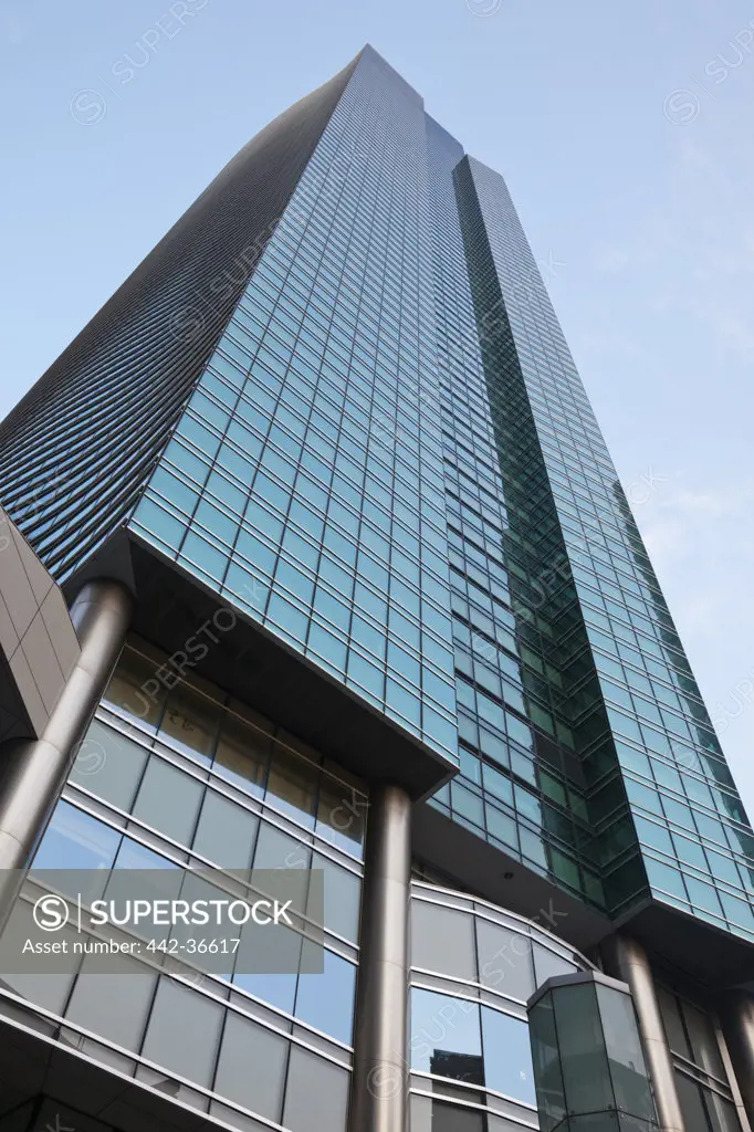 Low angle view of a building, Shiodome City Center, Shiodome, Tokyo, Japan