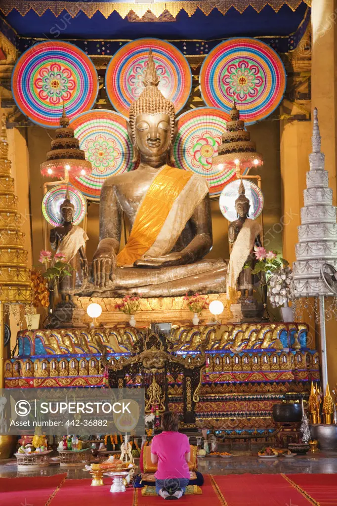 Buddha statue in the main prayer hall, Wat Ong Teu Mahawihan, Vientiane, Laos