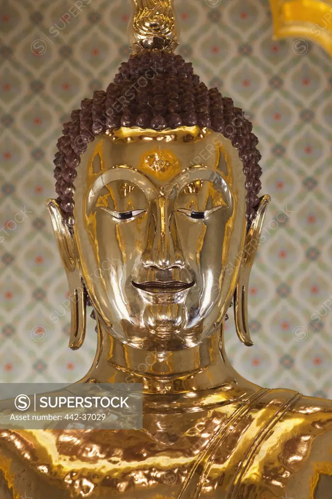 Golden statue of Buddha in Wat Traimit (also known as the Golden Buddha Temple), Bangkok, Thailand