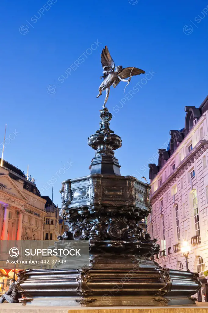 UK, England, London, Soho, Piccadilly Circus, Eros Statue