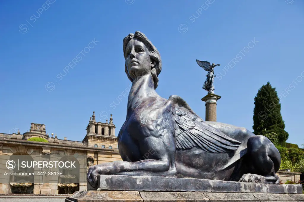 England, Oxfordshire, Woodstock, Blenheim Palace, Statue