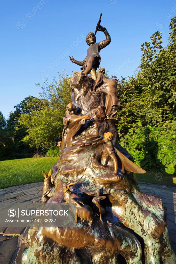 UK, London, Hyde Park, Kensington Gardens, Peter Pan Statue