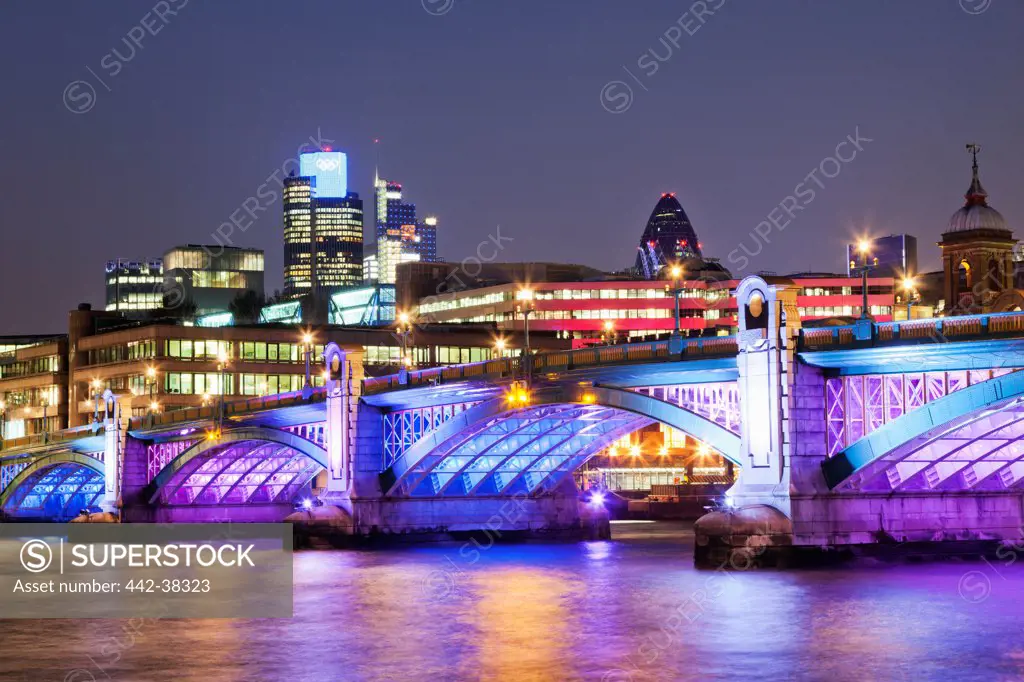 UK, London, Southwark Bridge